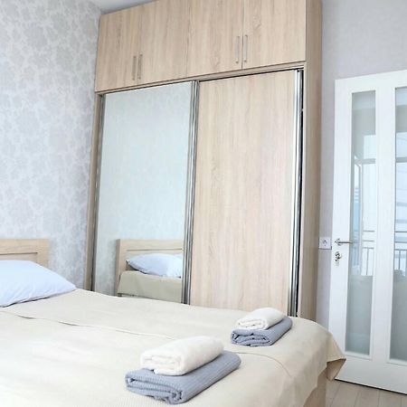 Apartment Black Sea 7 Batumi Esterno foto